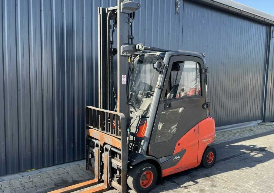Linde H20T-01 - Chariot élévateur à gaz: photos 1 Linde H20T-01 - Chariot élévateur à gaz: photos 1