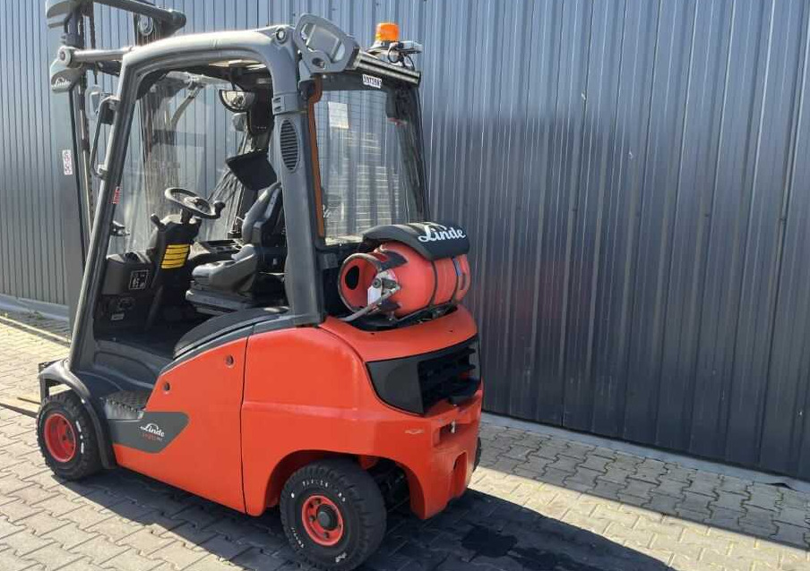 Linde H20T-01 - Chariot élévateur à gaz: photos 3 Linde H20T-01 - Chariot élévateur à gaz: photos 3