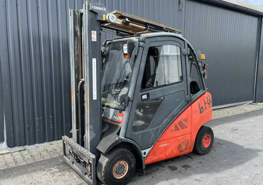 Linde H25T-01 - Chariot élévateur à gaz: photos 1 Linde H25T-01 - Chariot élévateur à gaz: photos 1