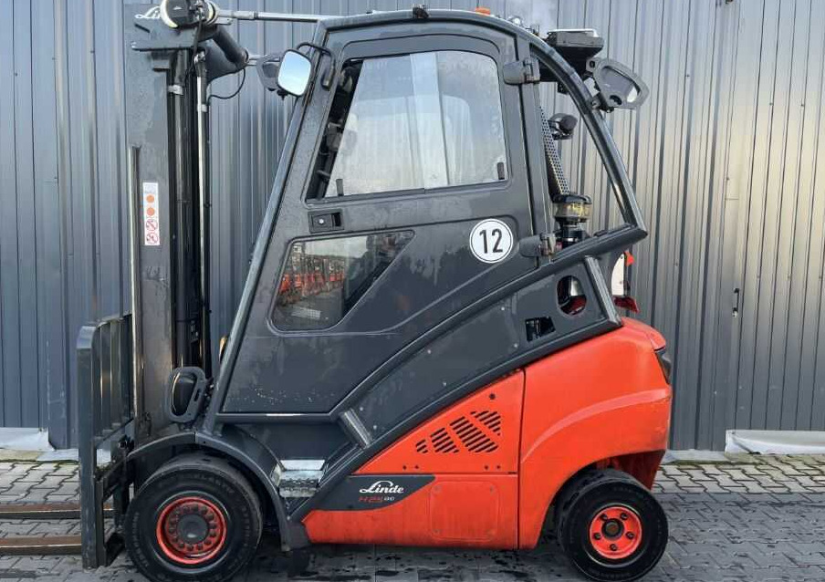 Linde H25T-02/600 - Chariot élévateur à gaz: photos 2 Linde H25T-02/600 - Chariot élévateur à gaz: photos 2