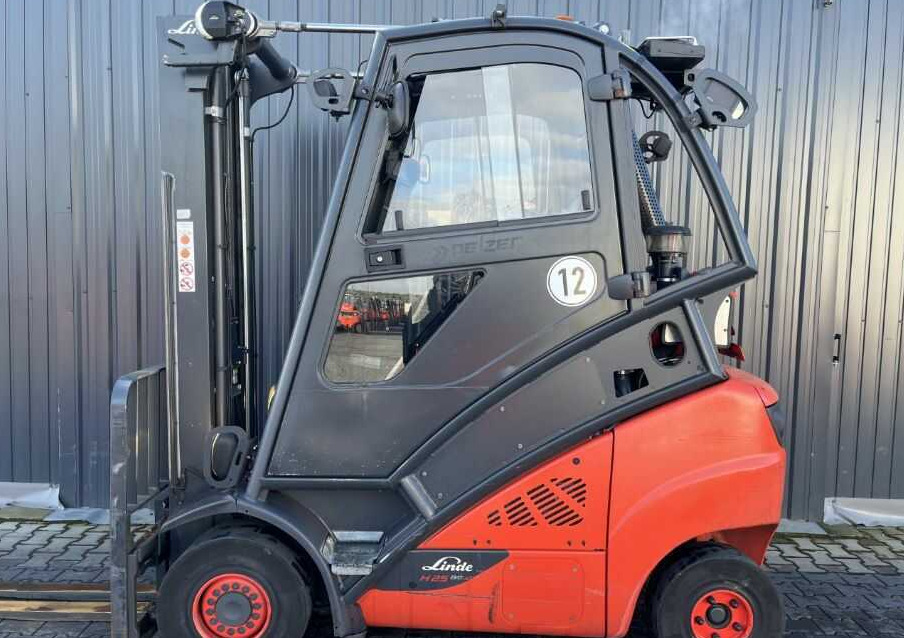 Linde H25T-02/600 - Chariot élévateur à gaz: photos 2 Linde H25T-02/600 - Chariot élévateur à gaz: photos 2