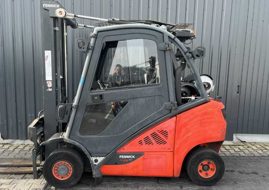 Linde H25T-02 - Chariot élévateur à gaz: photos 2 Linde H25T-02 - Chariot élévateur à gaz: photos 2