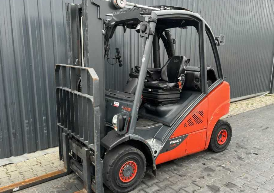 Linde H25T-02 - Chariot élévateur à gaz: photos 1 Linde H25T-02 - Chariot élévateur à gaz: photos 1