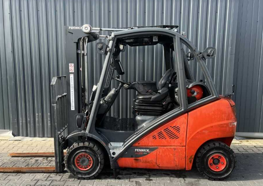 Linde H25T-02 - Chariot élévateur à gaz: photos 2 Linde H25T-02 - Chariot élévateur à gaz: photos 2