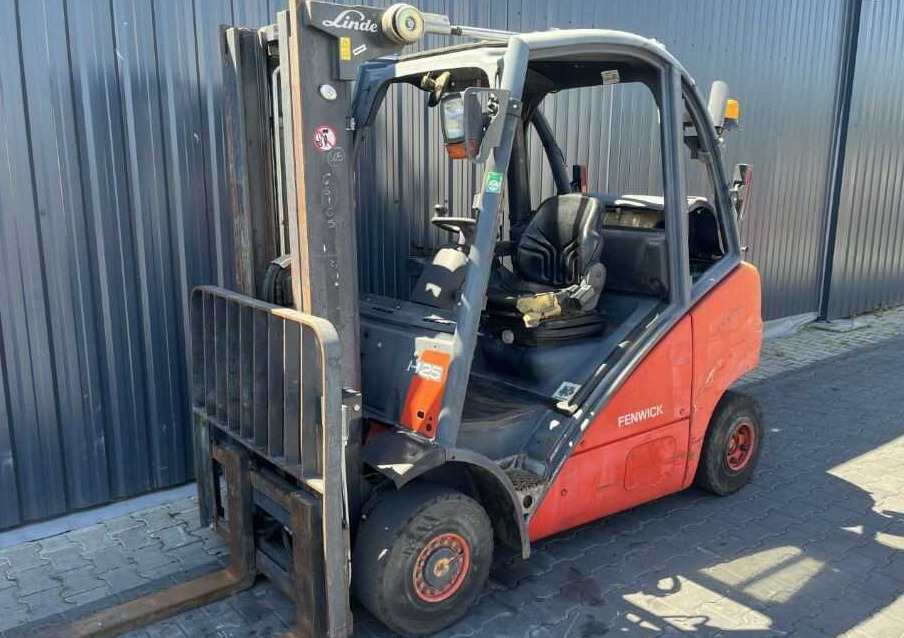 Linde H25T - Chariot élévateur à gaz: photos 1 Linde H25T - Chariot élévateur à gaz: photos 1
