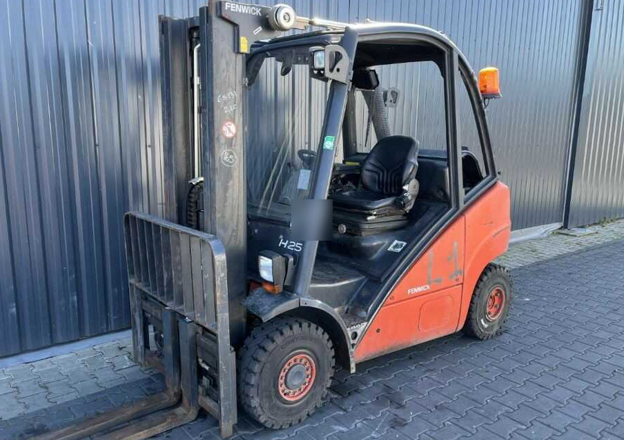 Linde H25T - Chariot élévateur à gaz: photos 1 Linde H25T - Chariot élévateur à gaz: photos 1