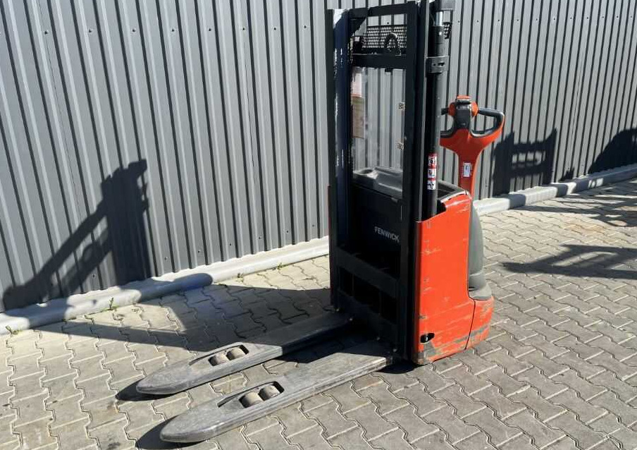 Linde L10 - Gerbeur: photos 1 Linde L10 - Gerbeur: photos 1