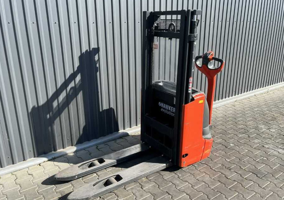 Linde L10B - Gerbeur: photos 1 Linde L10B - Gerbeur: photos 1