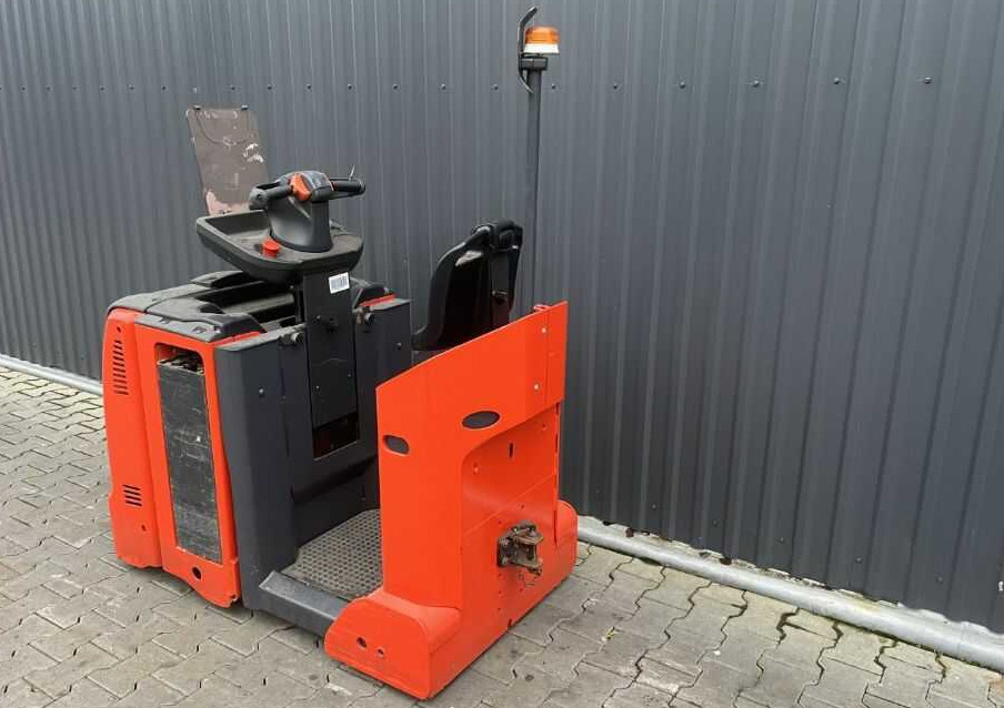 Linde P30C - Chariot tracteur: photos 3 Linde P30C - Chariot tracteur: photos 3