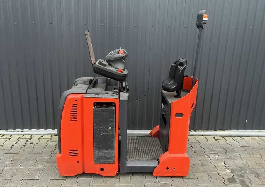 Linde P30C - Chariot tracteur: photos 2 Linde P30C - Chariot tracteur: photos 2