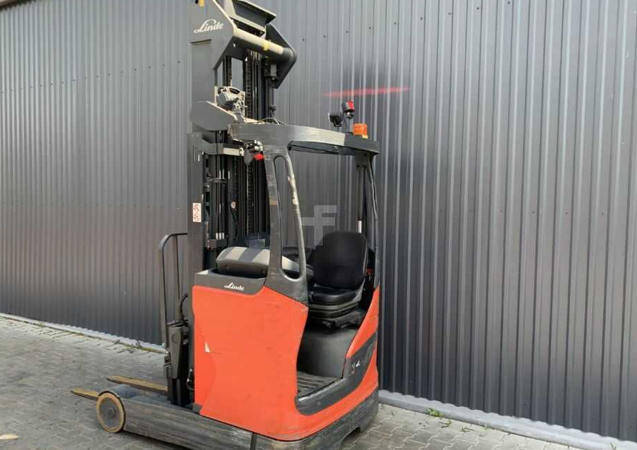 Linde R14-01 - Chariot à mât rétractable: photos 3 Linde R14-01 - Chariot à mât rétractable: photos 3