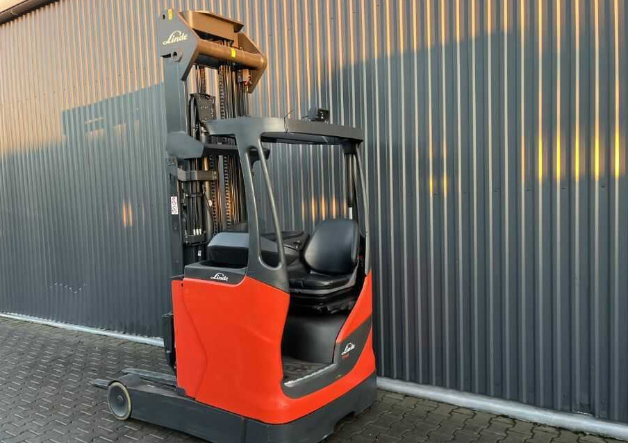 Linde R14 - Chariot à mât rétractable: photos 3 Linde R14 - Chariot à mât rétractable: photos 3