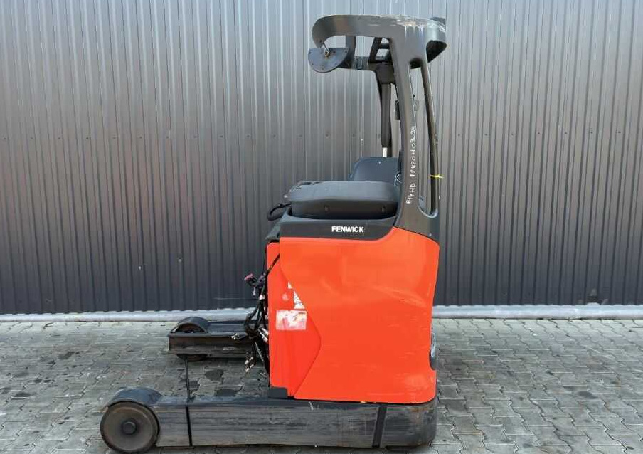 Linde R14HD-01 - Chariot à mât rétractable: photos 2 Linde R14HD-01 - Chariot à mât rétractable: photos 2