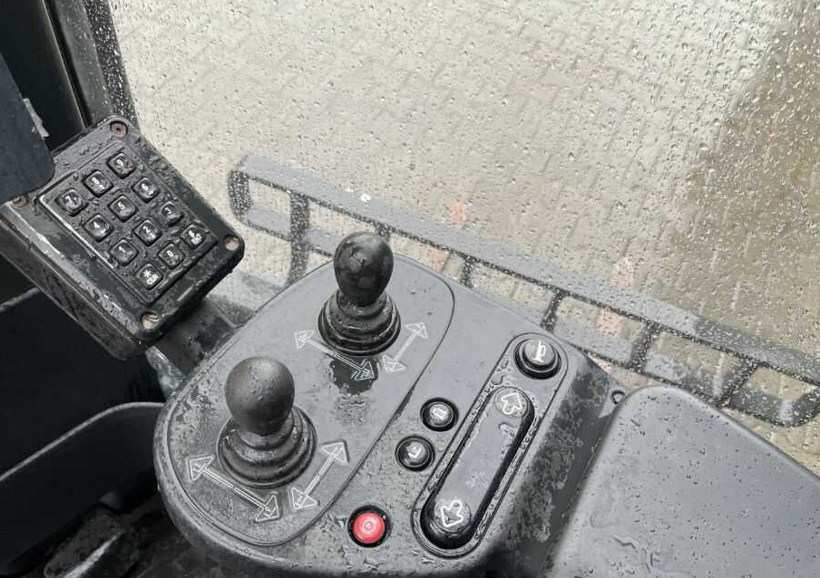 Chariot à mât rétractable Linde R14X: photos 7