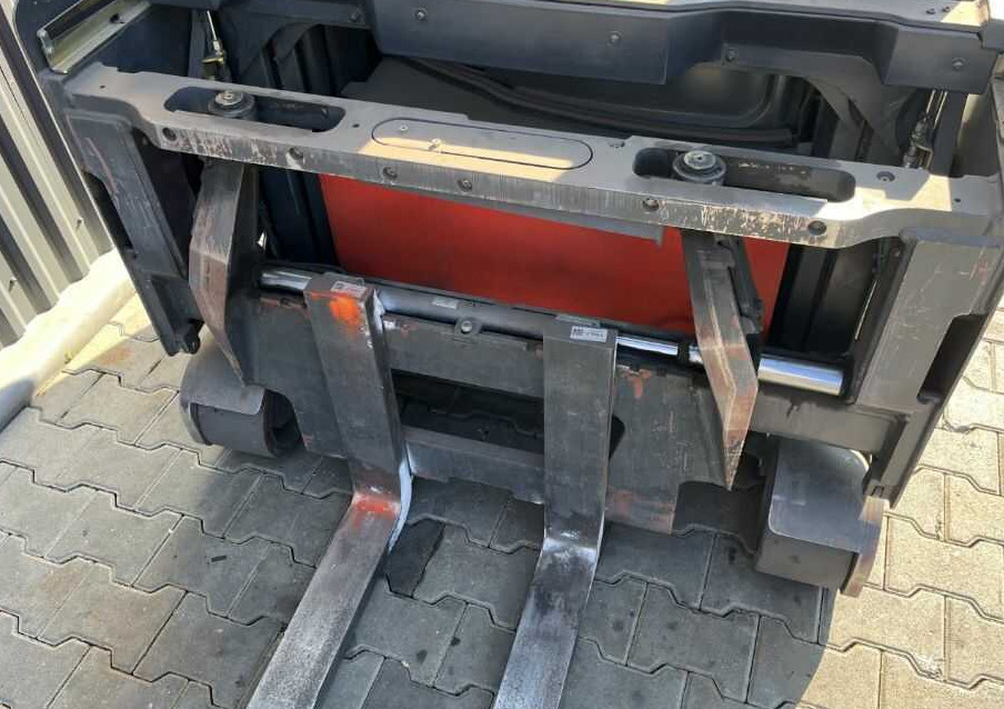 Chariot à mât rétractable Linde R14X: photos 6