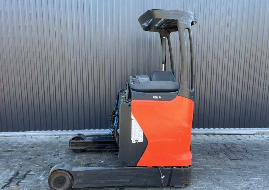 Linde R16 - Chariot à mât rétractable: photos 2 Linde R16 - Chariot à mât rétractable: photos 2