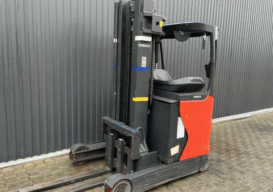 Linde R16HD-01 - Chariot à mât rétractable: photos 1 Linde R16HD-01 - Chariot à mât rétractable: photos 1