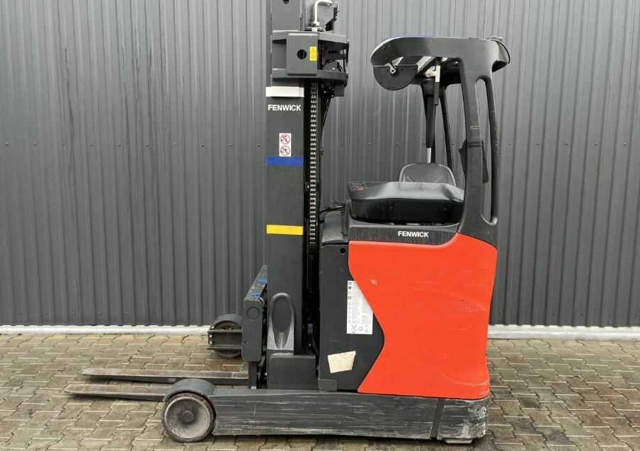 Linde R16HD-01 - Chariot à mât rétractable: photos 2 Linde R16HD-01 - Chariot à mât rétractable: photos 2