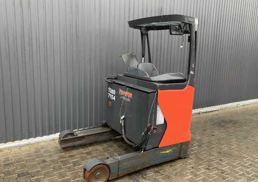 Linde R16HD-01 - Chariot à mât rétractable: photos 1 Linde R16HD-01 - Chariot à mât rétractable: photos 1