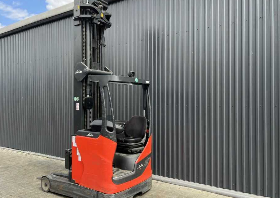 Linde R16HD-01 - Chariot à mât rétractable: photos 3 Linde R16HD-01 - Chariot à mât rétractable: photos 3