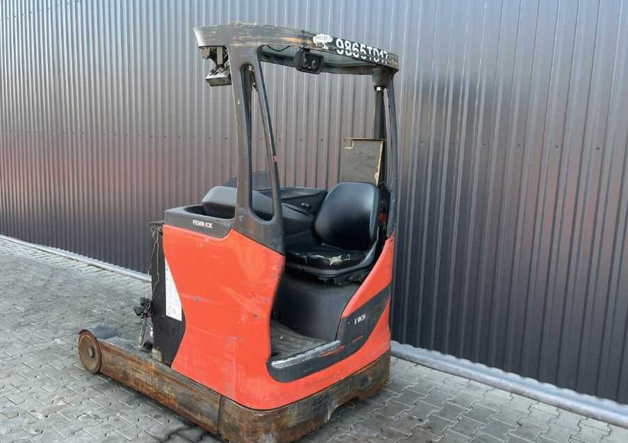 Linde R16HD-01 - Chariot à mât rétractable: photos 3 Linde R16HD-01 - Chariot à mât rétractable: photos 3