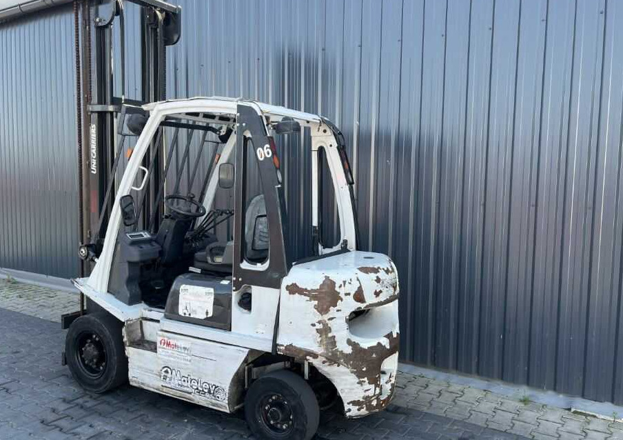 Nissan Y1D2A25Q - Chariot élévateur diesel: photos 3 Nissan Y1D2A25Q - Chariot élévateur diesel: photos 3