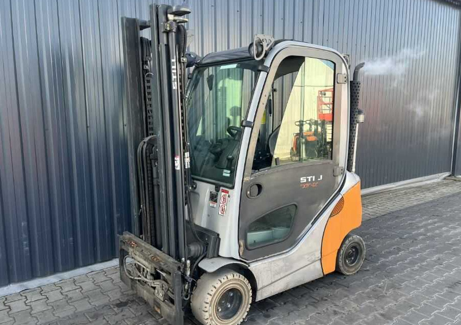 Still RX70-20T - Chariot élévateur à gaz: photos 1 Still RX70-20T - Chariot élévateur à gaz: photos 1