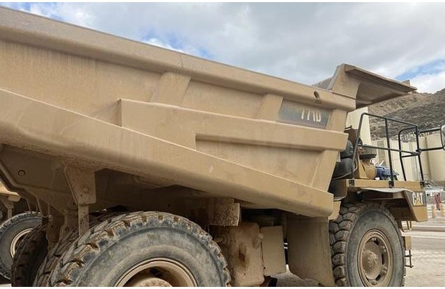 Caterpillar 771D - Tombereau: photos 2 Caterpillar 771D - Tombereau: photos 2