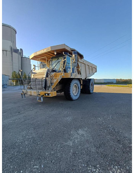 Caterpillar 775F - Tombereau: photos 1 Caterpillar 775F - Tombereau: photos 1