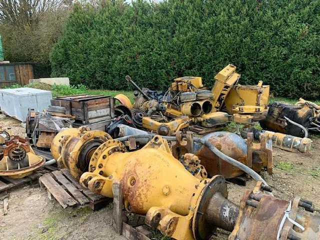 Caterpillar Cat 769 C Cat 771D and Cat 773B pour piece / for parts - - Essieu et pièces: photos 1 Caterpillar Cat 769 C Cat 771D and Cat 773B pour piece / for parts - - Essieu et pièces: photos 1