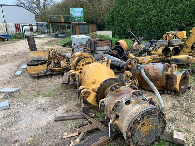 Caterpillar Cat 769 C Cat 771D and Cat 773B pour piece / for parts - - Essieu et pièces: photos 3 Caterpillar Cat 769 C Cat 771D and Cat 773B pour piece / for parts - - Essieu et pièces: photos 3