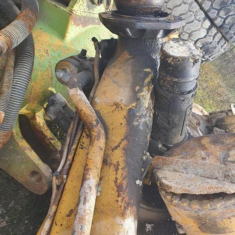 Caterpillar HG/08 VERRIN BENNE 769C 769D 771C 771D - - Essieu et pièces: photos 2 Caterpillar HG/08 VERRIN BENNE 769C 769D 771C 771D - - Essieu et pièces: photos 2