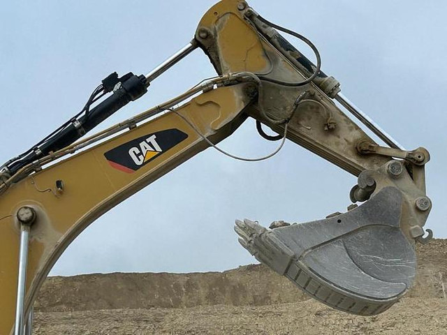 Caterpillar - Pelle: photos 3 Caterpillar - Pelle: photos 3
