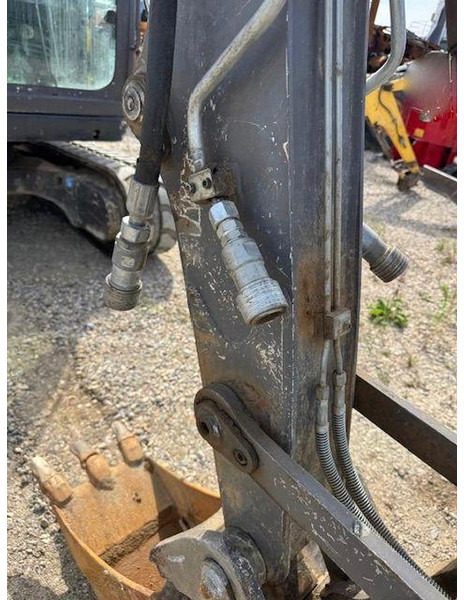 Mecalac 6MCR - Pelle sur chenille: photos 3 Mecalac 6MCR - Pelle sur chenille: photos 3