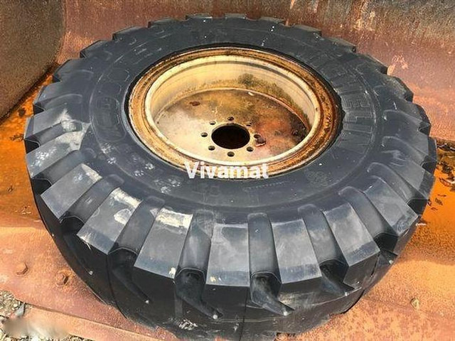 Michelin 17,5 R 25 Xmine D2 - Pneus et jantes: photos 4 Michelin 17,5 R 25 Xmine D2 - Pneus et jantes: photos 4