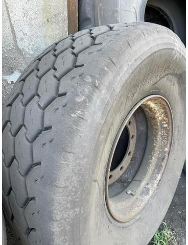 ROUE BRIDGESTONE 65R22.5 M748 - Pneus et jantes: photos 2 ROUE BRIDGESTONE 65R22.5 M748 - Pneus et jantes: photos 2