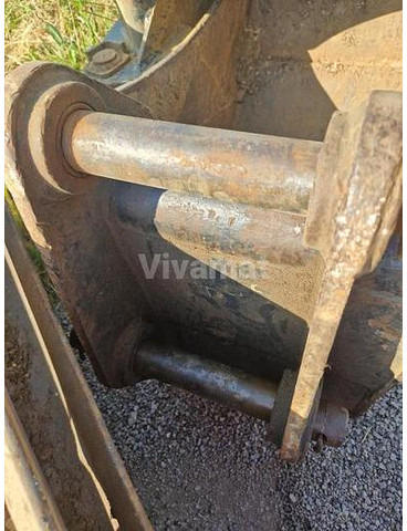 Terex TLB840PS - Godet: photos 3 Terex TLB840PS - Godet: photos 3