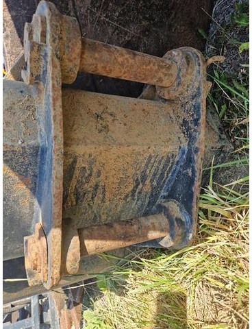 Terex TLB840PS - Godet: photos 4 Terex TLB840PS - Godet: photos 4