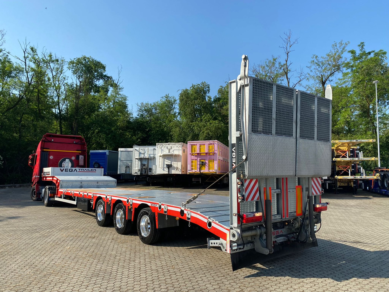 3 AXLE LOWBED (VEGA ITALIANO) - Semi-remorque surbaissé: photos 5 3 AXLE LOWBED (VEGA ITALIANO) - Semi-remorque surbaissé: photos 5