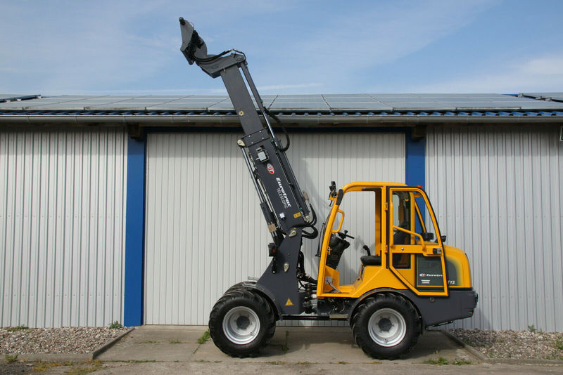 Eurotrac T 13 Teleskop Radlader Hoflader - Chargeuse sur pneus télescopique: photos 3 Eurotrac T 13 Teleskop Radlader Hoflader - Chargeuse sur pneus télescopique: photos 3