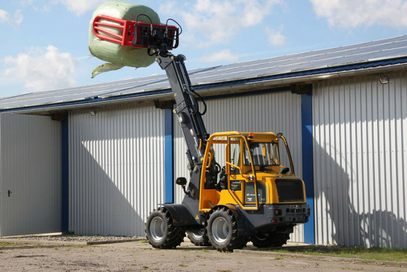 Eurotrac T 13 Teleskop Radlader Hoflader - Chargeuse sur pneus télescopique: photos 5 Eurotrac T 13 Teleskop Radlader Hoflader - Chargeuse sur pneus télescopique: photos 5
