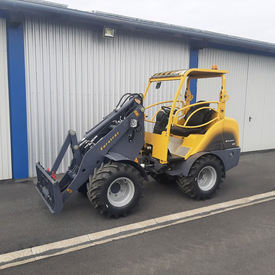 Eurotrac W12 Radlader Hoflader - Valet de ferme: photos 1 Eurotrac W12 Radlader Hoflader - Valet de ferme: photos 1