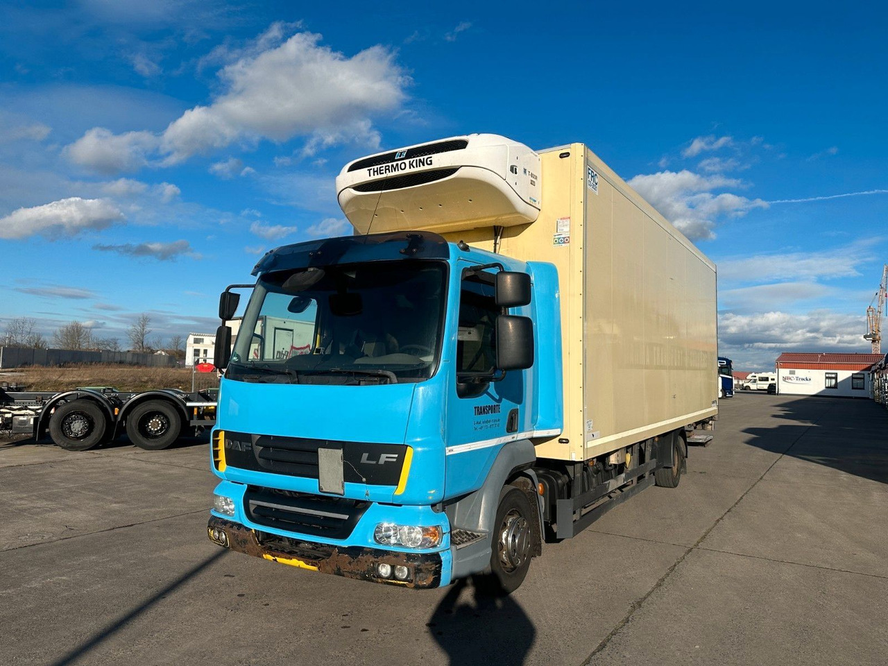 DAF LF 45.250 * THERMO-KING * AUTOMATIK * SCHMITZ * - Camion frigorifique: photos 2 DAF LF 45.250 * THERMO-KING * AUTOMATIK * SCHMITZ * - Camion frigorifique: photos 2