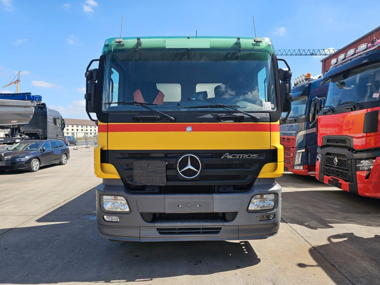 Mercedes-Benz ACTROS 1832 * OBER-& UNTER * 2 KAMMER * KLIMA * - Camion citerne: photos 2 Mercedes-Benz ACTROS 1832 * OBER-& UNTER * 2 KAMMER * KLIMA * - Camion citerne: photos 2