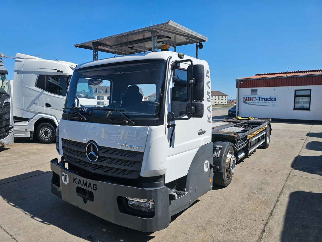 Mercedes-Benz KAMAG * WBH25 * UMSETZER * KLIMA * STANDHEIZ. * - Camion porte-conteneur/ Caisse mobile: photos 1 Mercedes-Benz KAMAG * WBH25 * UMSETZER * KLIMA * STANDHEIZ. * - Camion porte-conteneur/ Caisse mobile: photos 1