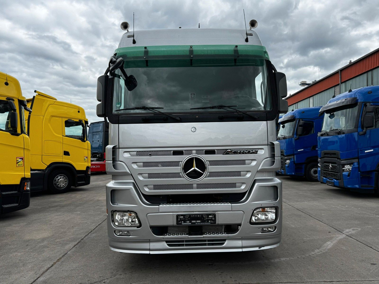 Mercedes-Benz ACTROS 1844 * AUTOMATIK * TOP * NEUE REIFEN - Tracteur routier: photos 2 Mercedes-Benz ACTROS 1844 * AUTOMATIK * TOP * NEUE REIFEN - Tracteur routier: photos 2