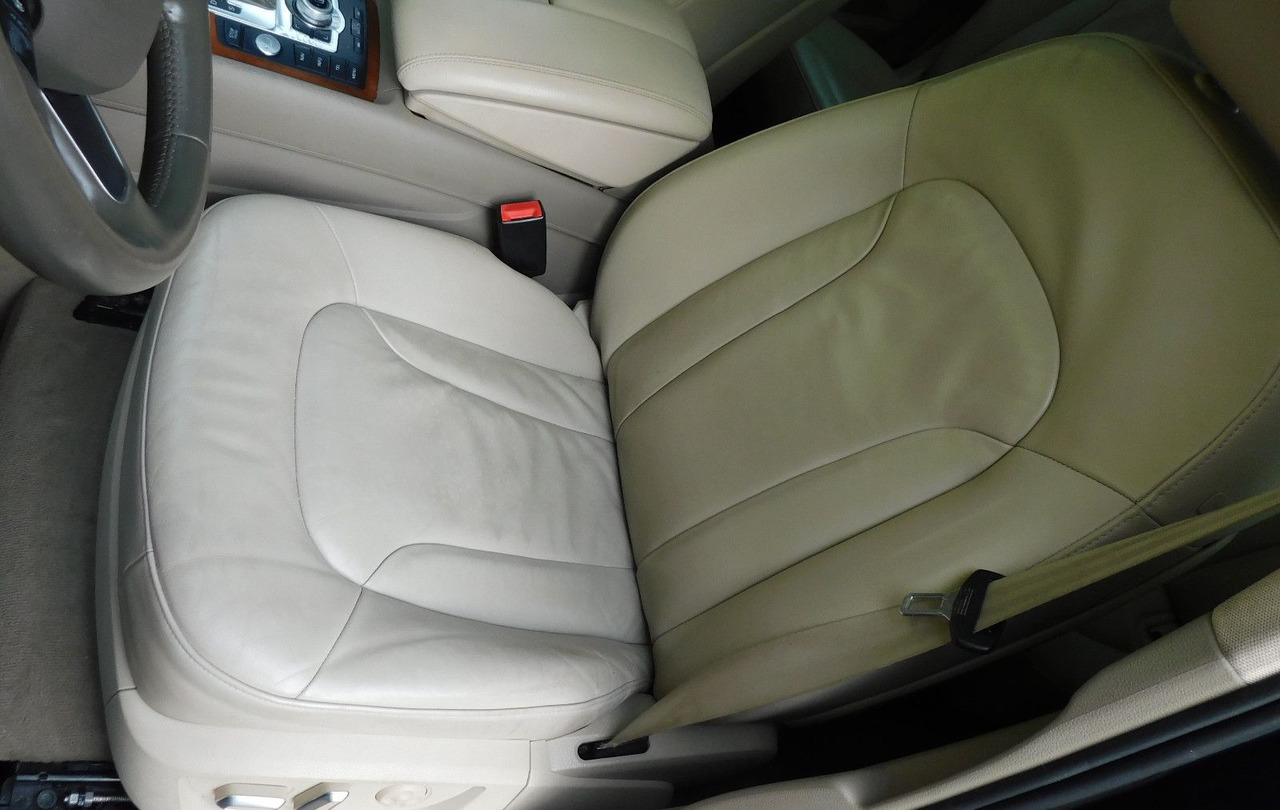 Audi Q7 3.0TFSI 7-Sitzer perfect for UA Export - SUV: photos 4 Audi Q7 3.0TFSI 7-Sitzer perfect for UA Export - SUV: photos 4