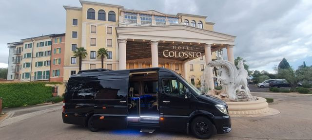 Mercedes-Benz Sprinter 319 VIP 8+1 Mercedes-Benz Sprinter 319 VIP 8+1 - Minibus, Transport de personnes: photos 1 Mercedes-Benz Sprinter 319 VIP 8+1 Mercedes-Benz Sprinter 319 VIP 8+1 - Minibus, Transport de personnes: photos 1