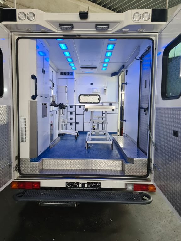 Ambulance Mercedes-Benz Sprinter 519   Tierarzt  Garantie: photos 10