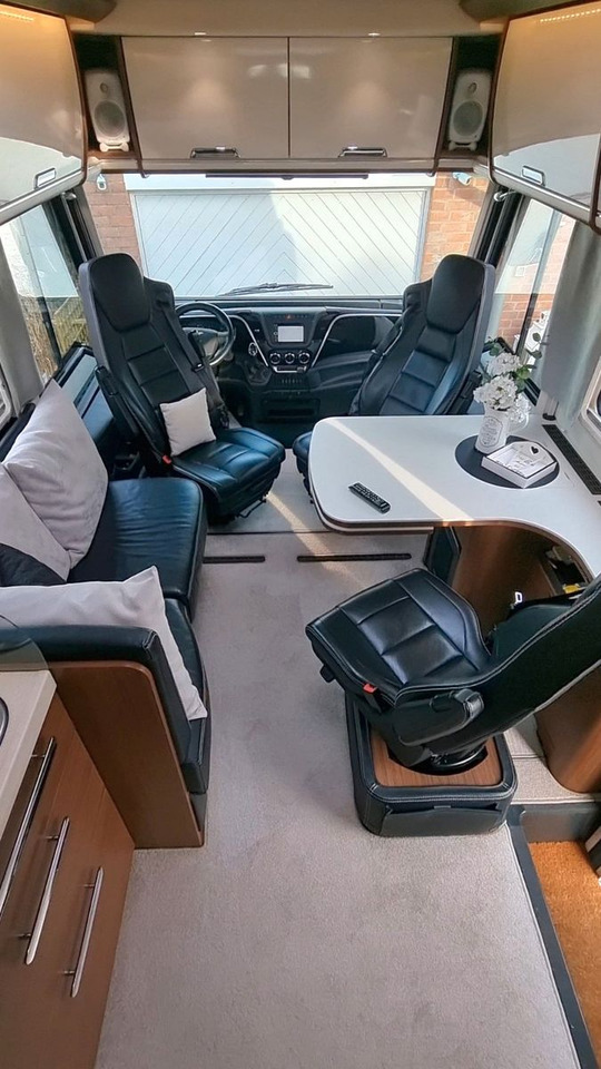 Niesmann + Bischoff Flair 880 BE - Camping-car intégral: photos 3 Niesmann + Bischoff Flair 880 BE - Camping-car intégral: photos 3